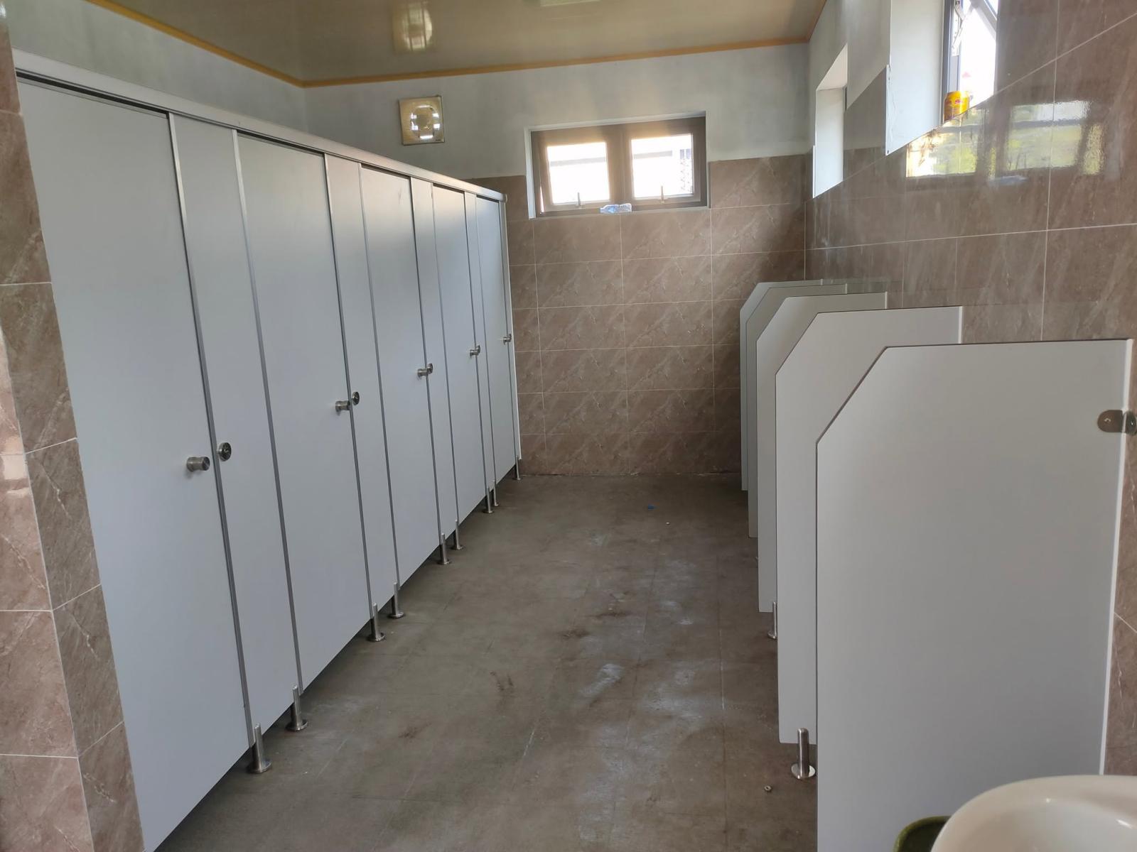 Cung cấp tấm compact hpl làm vách ngăn nhà vệ sinh tại Kon Tum