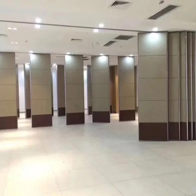 Sửa chữa vách ngăn di động ray treo